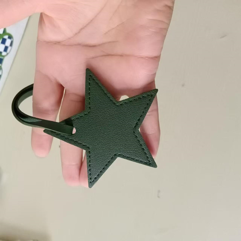 Ücretsiz baş harfleri beş köşe - Monogram Keychain Leather incelemesi ve fiyatı